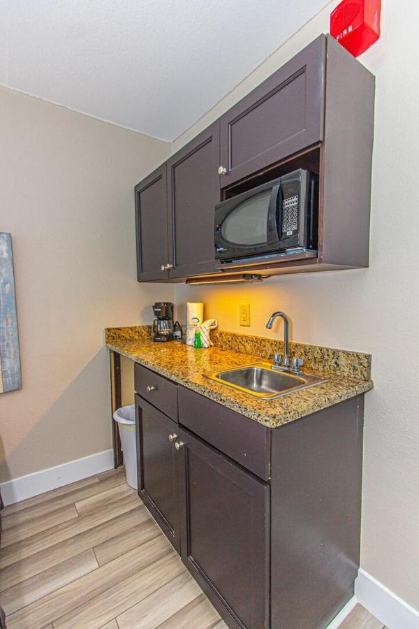 Landmark Resort King Suite Unit 710 Beautifully Updated Sleeps 4 Myrtle Beach Extérieur photo